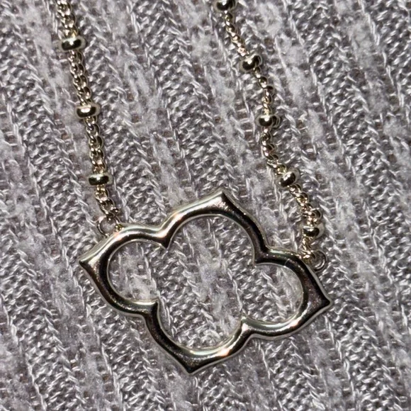 Vintage Stella & Dot signed silver tone rhinestone embedded clover necklace - Picture 7 of 7